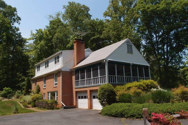 Clarington, four bedroom home for extended stays in Charlottesville, VA